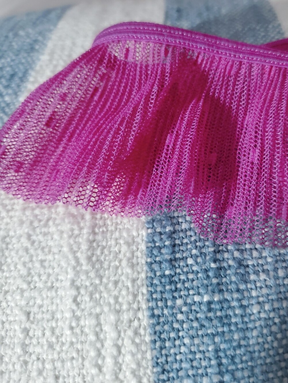 Vintage La SENZA "LOVE" Line- Magenta Skirt Trim Low Rise Panty - Picture 4 of 8